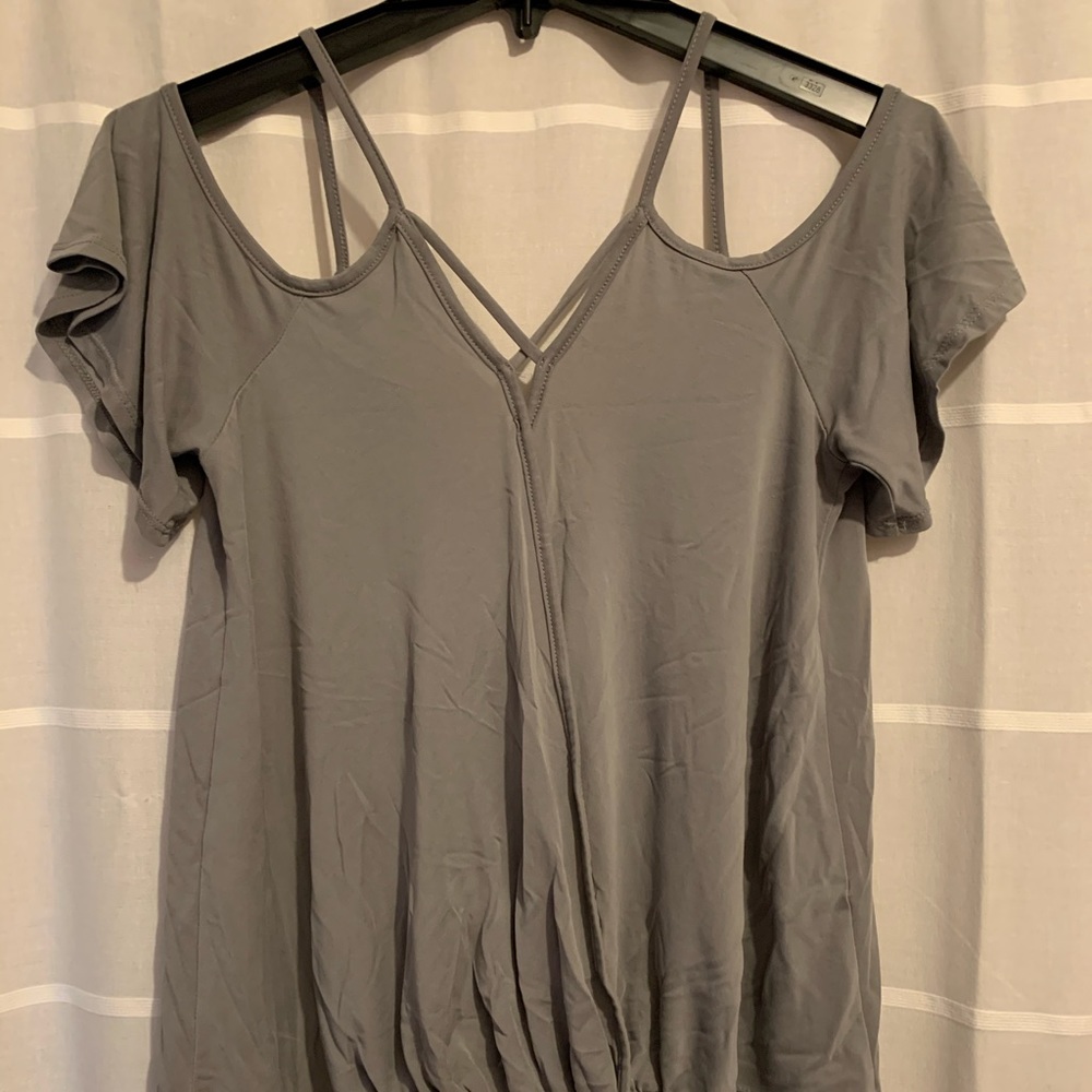 Exposed shoulder flowy top